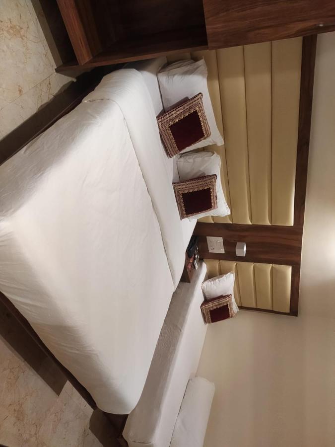 Hotel Adams Inn Near Mumbai Airport 외부 사진