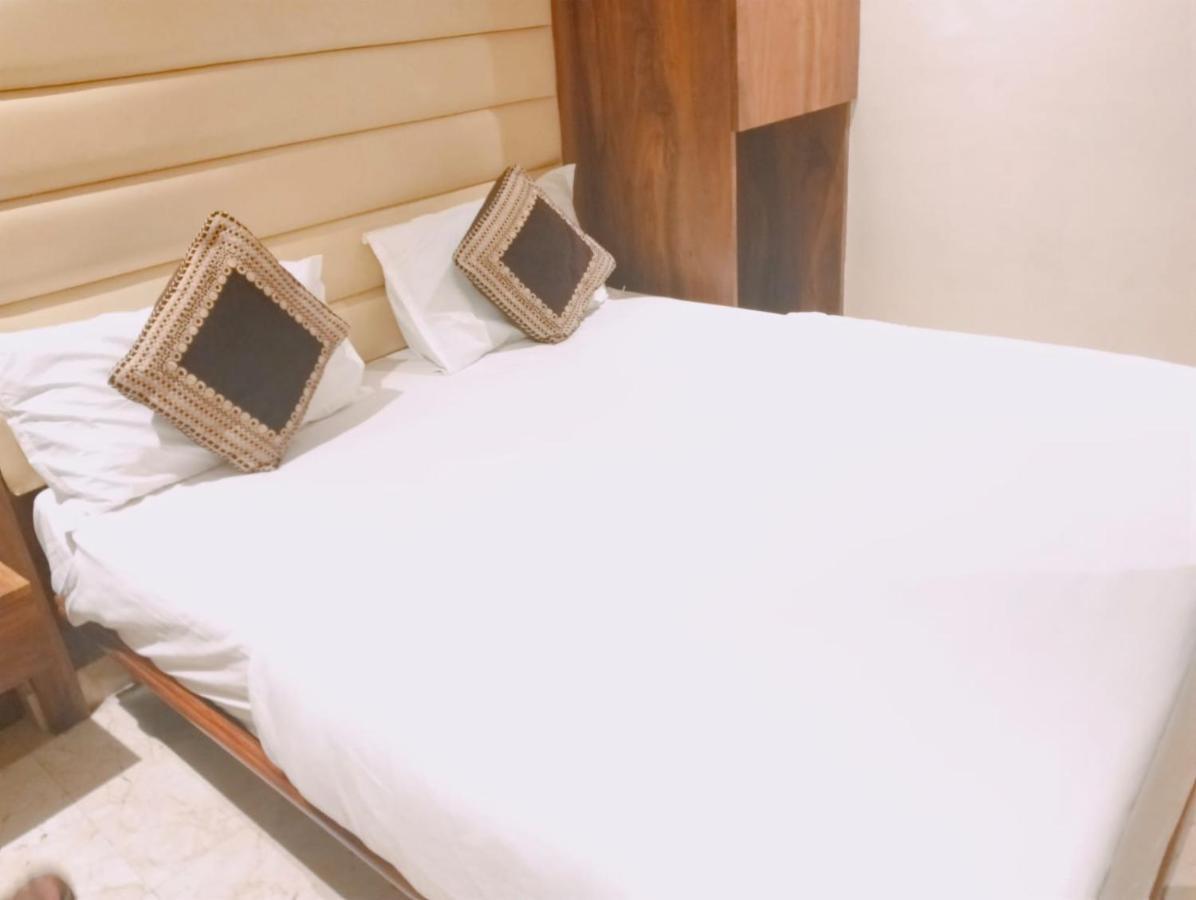 Hotel Adams Inn Near Mumbai Airport 외부 사진